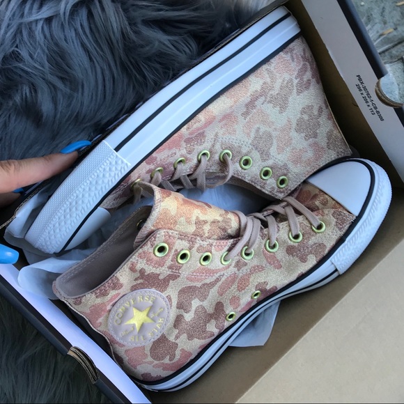 NWB ✨ CONVERSE ROSEGOLD SHIMMER CAMO CHUCKS - Picture 5 of 7